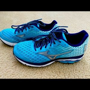 Mizuno Waveriders